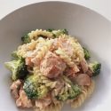 Romige pasta met zalm en broccoli